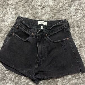 Abercrombie the mom short high rise curve love. Size 26